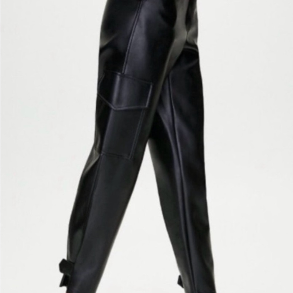 Aritzia Wilfred Free Vegan Black Leather Pants - 00